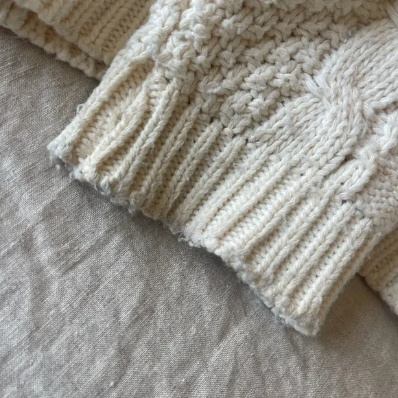 Taylor Swift RED cardigan - Picture 3 of 6